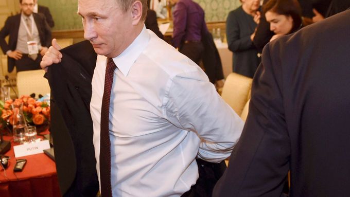 Výčitky a tlak západních činitelů na šéfa Kremlu jsou tak silné, že Putin možná odjede z Brisbane dříve, než se plánovalo.