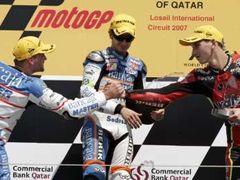 Loni, ještě v kubatuře do 125 ccm zahájil Pešek sezonu v Dauhá na třetím místě.