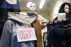 Strach o klima odrazuje Francouze od obchodů s módou. Preferují šití a second handy