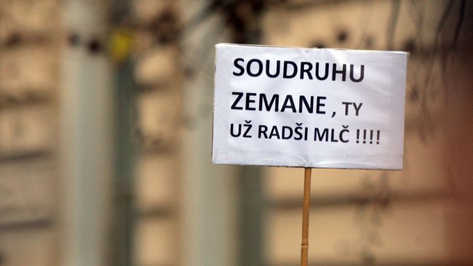 Při příležitosti oslav 17. listopadu v Praze protestovali lidé proti proruské politice prezidenta Miloše Zemana