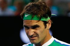 Federer se odhlásil z Miami. Poranil si koleno, když napouštěl dětem vanu