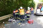 Tragická nehoda na Šumpersku. Při srážce auta s autobusem zemřeli čtyři lidé