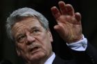 Vztahy Čechů a Němců jsou dějinami utrpení, řekl Gauck