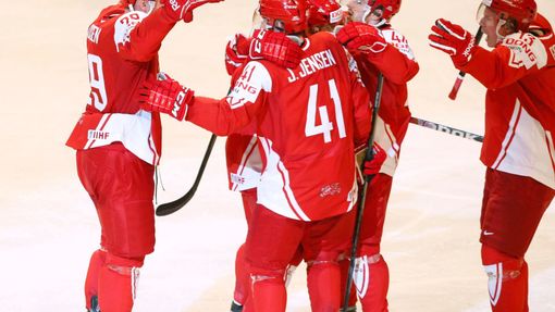 Dánští hokejisté se na MS 2013 radují z výhry nad Slovinskem