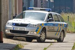Mladý muž se v Plzni zabil při pádu z komína. Policie vyšetřuje, zda byl opilý