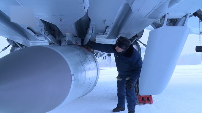 Hypersonická střela Kinžal má mít podle ruských zdrojů dolet až dva tisíce kilometrů.