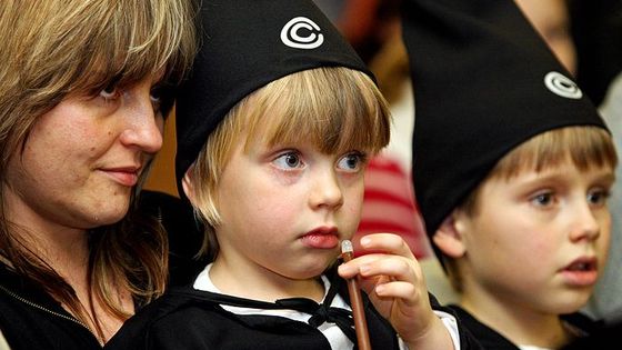 Úderem půlnoci se začal prodávat Harry Potter a Relikvie smrti