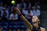 Prognózy slibovaly, že čtvrtfinále US Open mezi Petrou Kvitovou a Američankou Venus Williamsovou bude opravdu zajímavý duel. Vždyť všech pět vzájemných zápasů v minulosti skončilo až po třech setech.