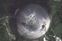 Přes půl století hledal mimozemský život, nyní radioteleskopu v Portoriku hrozí zkáza