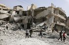 Východní Aleppo opět zasáhly letecké údery. Zemřelo více než 70 lidí