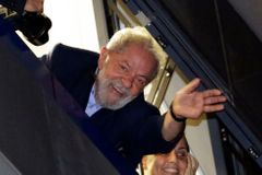 Exprezident Brazílie odsouzený za korupci Lula nesmí znovu kandidovat, rozhodl soud
