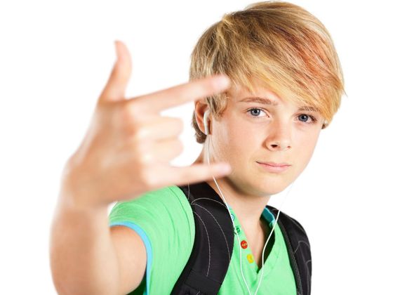 Výběr slov, která již mládež neumí použít Teenager - školák - student - chlapec - cool - funky