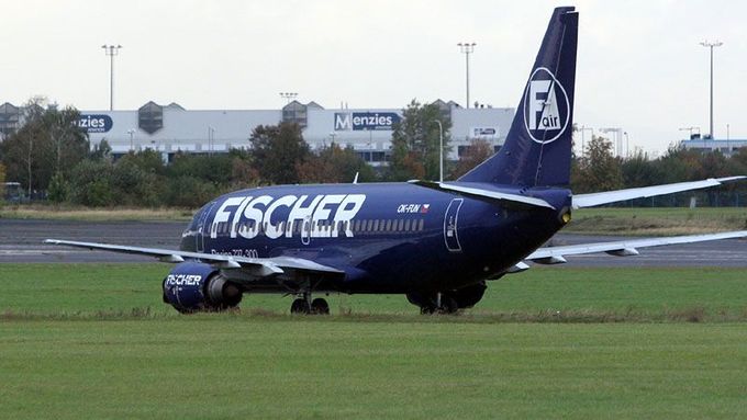 Atrakce pro cestující. V listopadu to budou čtyři roky, kdy Boeingy 737-300 v barvách Fischer Air naposledy vzlétly.