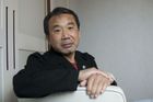 Politici musí o viru mluvit upřímně, jinak jim lidé neuvěří, říká Murakami