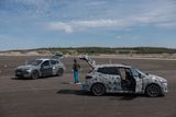 Nově otevřený polygon BMW u Sokolova má prozatím dva testovací moduly. Asfaltová plocha slouží k prověření moderních jízdních asistentů.