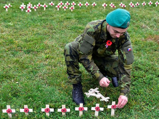Sbírka na veterány. Bojovali za nás, ale teď je podpořme Den válečných veteránů
