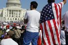 Desetitisíce Američanů žádaly občanství pro imigranty