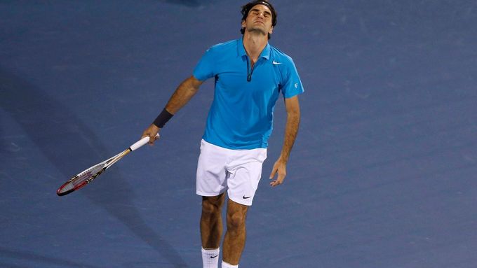 Zklamaný Roger Federer. V posledních měsících stále častější obrázek.