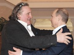 Depardieu získal v lednu ruské občanství.