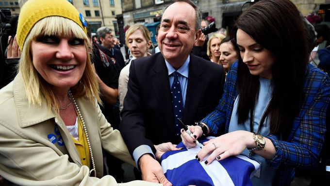 První ministr Alex Salmond ve víru volební kampaně za nezávislost.