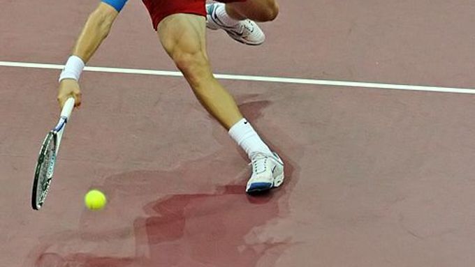 Tomáš Berdych těsně nestačil na světovou jedničku Rogera Federera, především první dva sety byly vyrovnané, když v nich Federer "vydřel" vítězstí 7:6 a 7:6.