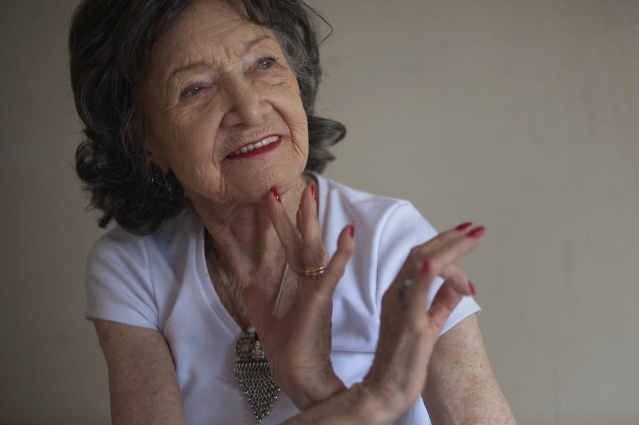 Obrazem: Podívejte se na nejstarší instruktorku jógy na světě. Je jí 93 let.