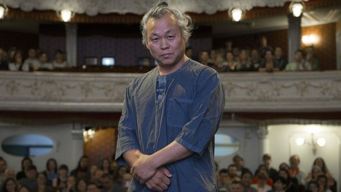 Korejský režisér Kim Ki-duk, který vlepil facku jedné ze svých hereček.