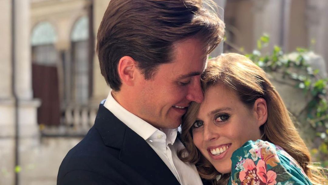 Princezna Beatrice a její choť Edoardo Mozzi čekají první dítě. Mělo by se narodit na podzim.