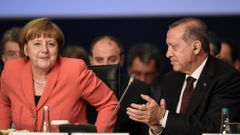 Německá kancléřka Angela Merkelová s tureckým prezidentem Erdoganem.