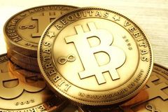 Virtuální měna bitcoin se vyšplhala na nový rekord