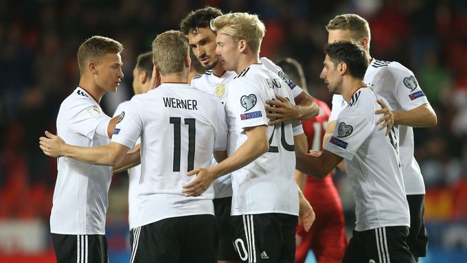 Němečtí fotbalisté záměrně nepozdravili svá fanoušky