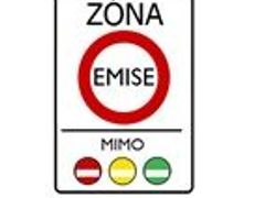 Značka označuje oblast, zejména část obce, kde je omezen provoz vozidel, která nesplňují zvláštní emisní podmínky.