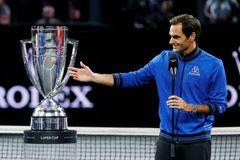 Federer odvrátil porážku, McEnroea a spol. dorazil Zverev. Laver Cup ovládla Evropa