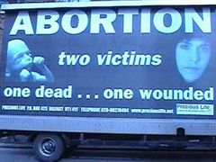 Odpůrci potratů argumentují právem nenarozeného dítěte na život. V případě, že je v ohrožení život matky, ale s potratem většinou souhlasí. 