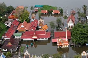 Thajsko postihly nejhorší záplavy za posledních padesát let