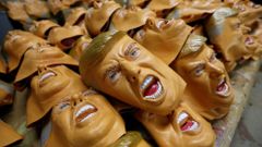 Výrobna masek s tváří Donalda Trumpa v japonské Saitamě.