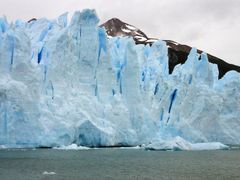 Pohled na jeden z cípů ledovce Perito Moreno na jihu Patagonie.