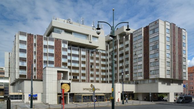 Hotel Intercontinental nebude památkou, ministr kultury Zaorálek zastavil přezkum