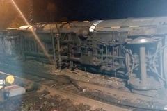 Škoda po vykolejení vlaku s naftou u Prahy je 11,5 milionu korun