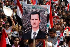 Syrská armáda ostřelovala úkryty zběhů, dezercí přibývá