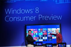 Microsoft vrátí do aktualizovaných Windows 8 tlačítko "start"