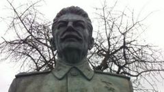 Stalin, socha, Bazoš.cz