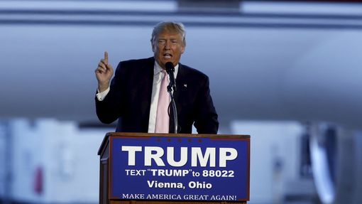 Donald Trump na úterním mítinku v Youngstownu v Ohiu.
