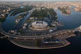 Perlou mistrovství světa je stadion v Petrohradě. Známý je pod názvy Krestovsky stadion nebo Zenit arena, neboť zde hraje své domácí zápasy fotbalový Zenit Petrohrad.
