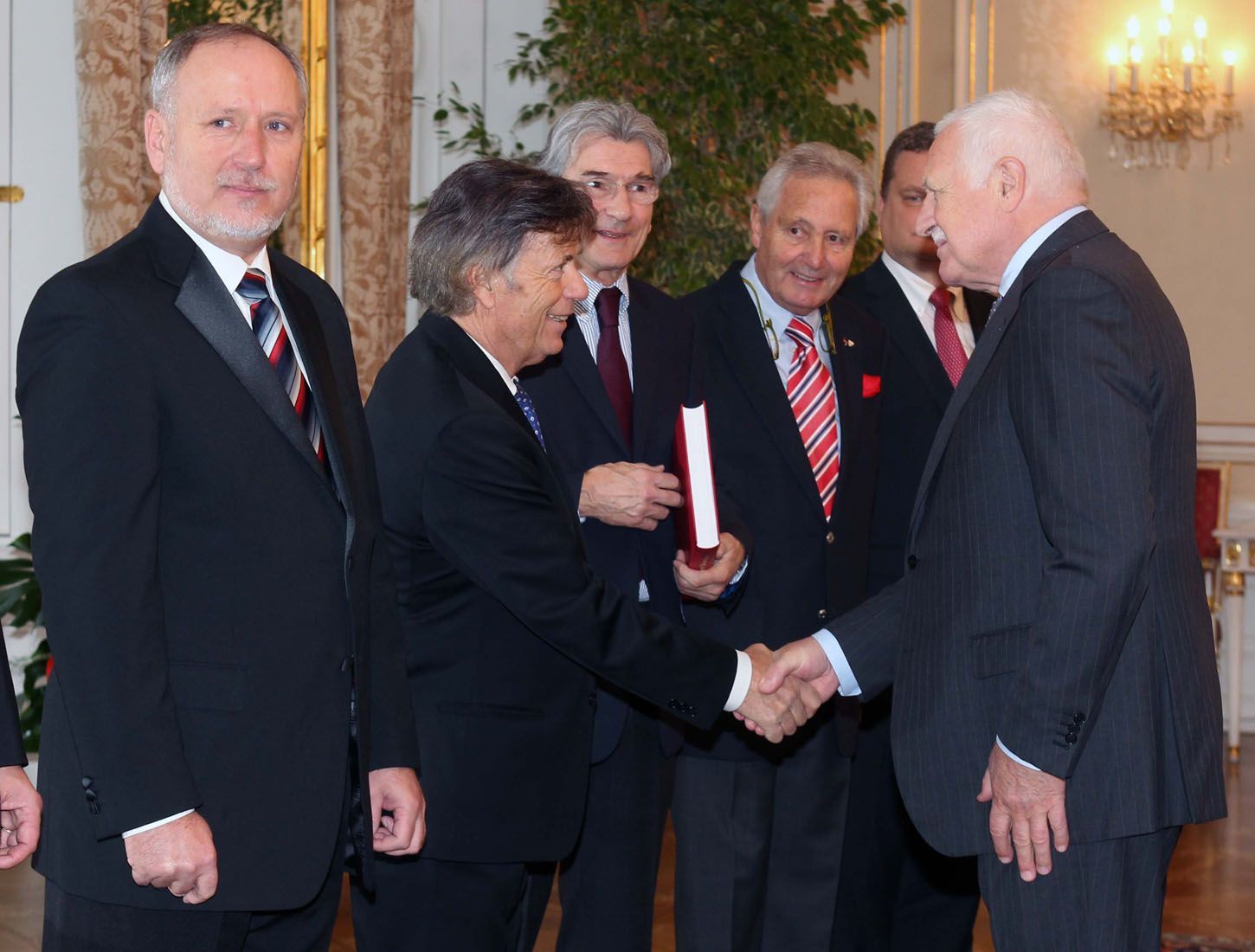 Prezident Rakouského lyžařského svazu Peter Schröcksnadel během pozvání na Pražském hradě u prezidenta České republiky Václava Klause