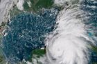 "Obludný hurikán Michael" míří k Floridě, zesílil na druhý stupeň