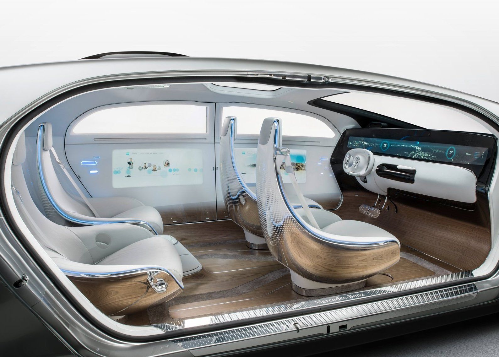 Koncept samořiditelného automobilu Mercedes-Benz na CES Las Vegas 2015