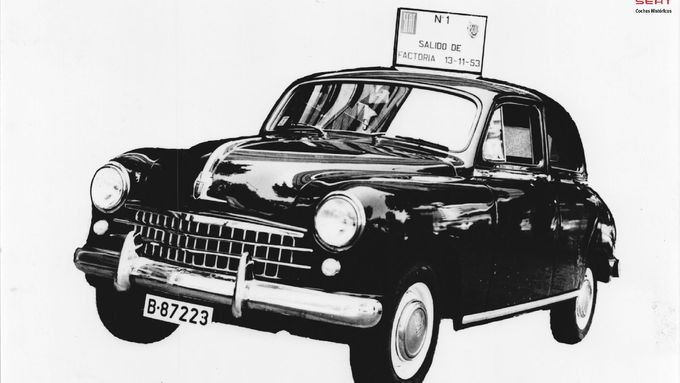 První Seat vznikl v roce 1953 a šlo o přeznačkovaný Fiat 1400. Odstartoval tak historii jedné z nejmladších evropských automobilek.