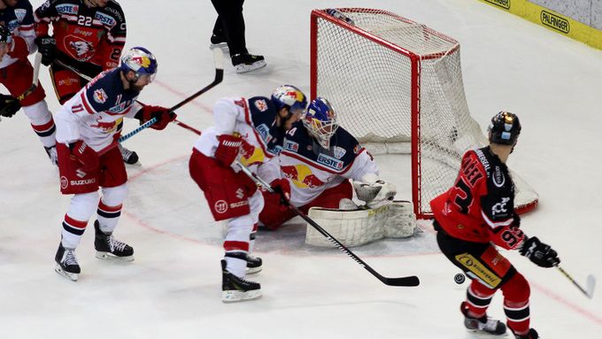 Znojemští hokejisté mají za sebou první finálové utkání EBEL ligy proti rakouskému Salcburku.