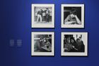 Na snímku jsou čtyři fotografie Eda van der Elskena z pařížských kaváren, 1952 až 1954.